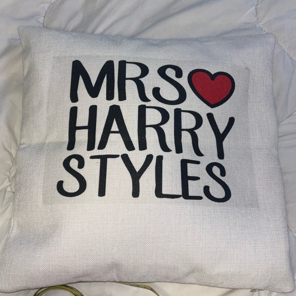 Great gift for the Harry Styles fan in your life.